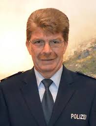 Polizeiwache in Hennef: Polizeihauptkommissar Herbert Schneider ist neuer  Leiter der Wache