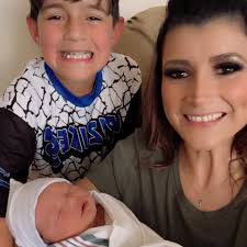 G I V E A W A Y 🌹 Like. Tag a friend in the Comments. Share. For a chance  to win: 15 Tender Dinner 2 Family Sides Gallon Tea OR 6