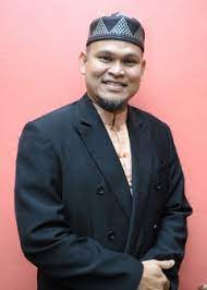 Tingkatkan lah ilmu dan belajar lah supaya tahu hukum. Ustaz Abdullah Khairi Penulis Pts