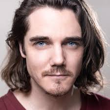 Eddie Mann's Instagram, Twitter & Facebook