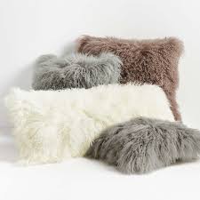 As north america's largest specialty throw pillows retailer, we offer throw pillows in a variety of colors, shapes, patterns, fabrics and. Pelliccia Ivory 23 Pillow With Feather Down Insert Reviews Crate And Barrel