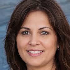 Candace Bayer's Instagram, Twitter & Facebook