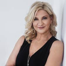 Success in Beauty: The Secrets to Effortless Fulfillment and Happiness :  Howard, Charlotte, Sechesky, Anita, Diamond, Anni: Amazon.com.au: Books