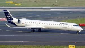 The bombardier crj100 and crj200 are a family of regional airliners manufactured by bombardier, and based on the canadair challenger business jet. Sharp New Livery Lufthansa Bombardier Crj 900 Landing At Dusseldorf Airport D Acnl Omyplane