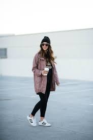 48 Sporty Winter Workout Outfit For Women Seasonoutfit Sporty Casual Style Athleisure Outfits Chic Athleisure Outfits