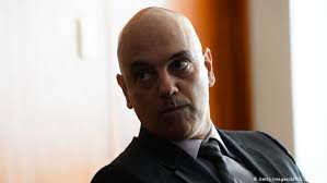 O ministro alexandre de moraes, do supremo tribunal federal (stf), é o novo relator do inquérito 4831, que apura interferências do presidente jair bolsonaro na… Alexandre De Moraes Abre Novo Inquerito Para Investigar Fake News Noticias E Analises Sobre Os Fatos Mais Relevantes Do Brasil Dw 01 07 2021