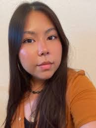 Elisha Stokes's Instagram, Twitter & Facebook