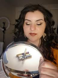 Being an exceptional makeup artist goes beyond just creating stunning  looks. It involves truly comprehending and addressing the unique needs of  each client as soon as they settle into your chair. This