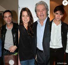 Aujourd'hui, alain delon est très fusionnel avec sa fille. Anouchka Delon Bouffee Par L Ego De Ses Freres Anthony Et Alain Fabien Purepeople