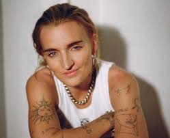 Australian music sensation G Flip shares innovative new EP 'drumless'