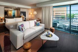 الفرق بين غرف الفنادق سوبريور بريمير بروكلين المرسال