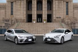 Toyota ra mắt mẫu xe Lexus và Mirai với công nghệ hỗ trợ tự lái |  baotintuc.vn