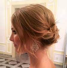 The bun hairstyle will give a informal and chic seem for the wearers. 40 Quick And Easy Short Hair Buns To Try