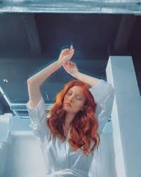 Pin By Joss On Mixed And Aesthetic Embrace Messy Hair Beautiful Girl Face Ginger Hair