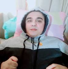 عشيّة الذكرى ١٧ لانتفاضة الاستقلال الثاني، ترقبوا مشاركة خاصة لرئيس حزب  "القوات اللبنانية" سمير جعجع مع الاعلامية ماريان زوين، في وثائقي  #مش_بليلة_وضحاها، الذي يسلّط الضوء على ابرز روايات النضال والمواجهة مع  المحتلّ