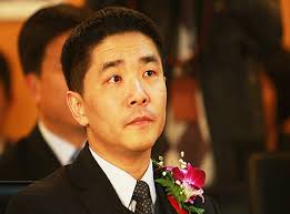 A Year of Disappearing Business Executives