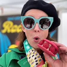 Hi Canberra! 😊 I'm Vanessa and I recently launched Curated AUS a new way  for singles to meet in real life through meaningful, beautifully hosted  events. It's all about bringing people together,