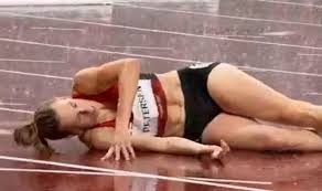 At the 2016 summer olympics, she competed in the women's 400 metres hurdles and won a silver medal. Ztgvkvu9ohulam