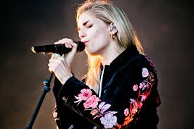 London grammar — британский музыкальный коллектив, образованный в 2009 году. London Grammar Alice Burnfield Stylist