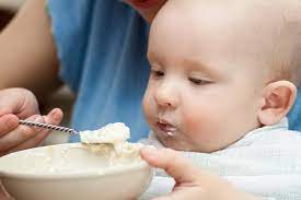 Haluskan nasi tim yang sudah dingin dengan menggunakan blender atau saringan kawat nasi tim bayam merah siap dikonsumsi bayi kita Panduan Menyajikan Buah Untuk Bayi 6 Bulan Alodokter