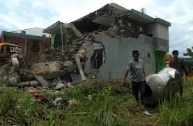 .bumi yang bersumber dari bmkg (badan meteorologi, klimatologi, dan geofisika) dari xml ke json. Bmkg Gempa Majene Meluruh Warga Bisa Kembali Ke Rumah Republika Online