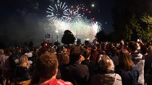 Pour les articles homonymes, voir feu d'artifice (homonymie). 14 Juillet Un Eldorado De Feu Et De Lumiere A L Heure Du Feu D Artifice A Lille