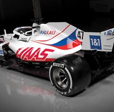 Der formel 1 ist ein rennwagen aus grand theft auto advance und mit einer höchstgeschwindigkeit von 240 <acronym title=miles per hour = meilen pro stunde>mph</acronym> das schnellste fahrzeug im spiel. Formel 1 Haas Team Stellt Erstes Auto Von Mick Schumacher Vor Welt