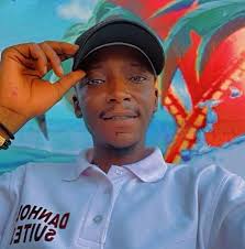 I had a dream long time ago and last night it reapted. I dreamt Dax  commented