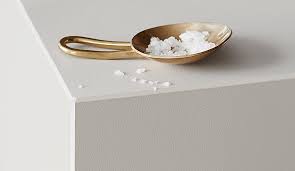 Contrasting black or dark grey quartz combined with pale units and walls are strikingly dramatic and are currently very popular. Bulthaup B3 Kitchens Materials Bulthaup