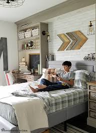 A complete boy's bedroom makeover featuring all diy ana white furniture builds. Teen Boy Room Reveal Remodelando La Casa