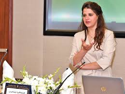 هذه توقّعات طموحة جدا ، الكتب، غالبا، تنقلنا من الجهل إلى الوعي بالجهل، وهو الأمر الجدير بدورِه ، إنها قفزة الإنسان من الغرور إلى. Ø§Ù„Ù‚ÙØ² Ø¹Ù„Ù‰ Ø§Ù„Ø­ÙˆØ§Ø¬Ø² 23 01 2018 Ø¨Ø«ÙŠÙ†Ø© Ø§Ù„Ø¹ÙŠØ³Ù‰ Ø§Ø³ØªØ¶Ø§Ù Ù…Ù‡Ø±Ø¬Ø§Ù† Ø§Ù„Ù‚Ø±ÙŠÙ† Ø§Ù„Ø«Ù‚Ø§ÙÙŠ Ø§Ù„ÙƒØ§ØªØ¨Ø© Ø§Ù„Ø±ÙˆØ§Ø¦ÙŠØ© Ø¨Ø«ÙŠÙ†Ø© Ø§Ù„Ø¹ÙŠØ³Ù‰ ÙÙŠ Ù…Ø­Ø§Ø¶Ø±Ø© Ø°Ø§Øª Ù†Ø²Ø¹Ø© Ø¹Ù„Ø§Ø¬ÙŠØ© Ù…Ù† Ø£Ø¬Ù„ Ø§Ù„ØªØºÙ„Ø¨ Ø¹Ù„Ù‰ Ø§Ù„Ù…Ø¹ÙˆÙ‚Ø§Øª Ø§Ù„ØªÙŠ ØªØ¹ØªØ±Ø¶ Ø§Ù„ÙƒØ§ØªØ¨ ÙÙŠ ÙƒÙ„ Ø­Ø§Ù„Ø§ØªÙ‡ Ø¨Ù…ÙƒØªØ¨Ø© Ø§Ù„ÙƒÙˆÙŠØª Ø§Ù„ÙˆØ·Ù†ÙŠØ© ÙˆØ£Ø¹Ø·Øª Ø§Ù„Ø¹ÙŠØ³Ù‰ Ø¹Ù†ÙˆØ§Ù†Ø§ Ø´Ø§Ù…Ù„Ø§ Ù„Ù„Ù…Ø­Ø§Ø¶Ø±Ø©