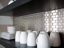 Selbstklebende folien oder glas spritzschutz für deine küche. Metal Tile Backsplashes Pictures Ideas Tips From Hgtv Hgtv