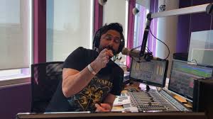 The official page of liesl laurie miss south africa 2015 saturday breakfast host @jacarandafm. Liesl Laurie Punches Through Thick Plank And Takes Her Power Back