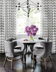 30 Comfy Dining Room Ideas For Small Space Diningroomideas Diningroomdecorating Diningroom Small Dining Room Decor Round Dining Room Table Dining Room Cozy