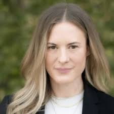 Ashley Ireland's Instagram, Twitter & Facebook