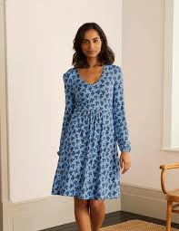 These cookies are always activated, otherwise you won't be able to see the website or shop online. Hattie Jerseykleid Blassblau Kleeblatter Boden De