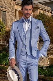 Tessuti, colori, ricami, decorazioni, tagli, lunghezze, ecc… l'abito sposo invece, si potrebbe. Vestito Da Matrimonio Estivo Uomo In Raso Di Cotone Celeste Matrimonio Estivo Vestiti Raso