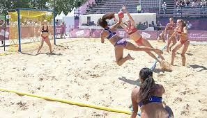 Passend zu der entwicklung dieser sommerlichen handballvariante. Beachhandball I Handball Kaufen Com