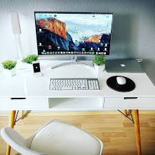 Desk Setup Apple Macbook Desk Macbook Work Design Art Setup Apple Desktop Ideas Of Apple Desktop Ap In 2020 Desk Setup Computer Desk Setup Diy Computer Desk