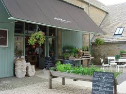 Pin De Janie De Villiers En Garden Design Bar Exterior Tiendas Floristeria