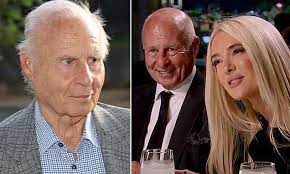 REVEALED: Huge wad of cash disgraced Tom Girardi STILL 'owes' client - as  their devastating backstory is shared at the 'Real Housewives' trial of the  century' | Daily Mail Online