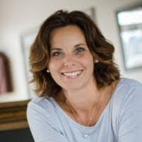 Stephanie Daoust's Instagram, Twitter & Facebook