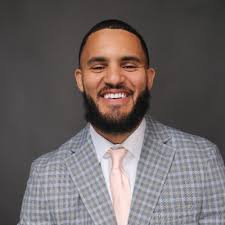 If you know me, you know I love LinkedIn. I've experienced firsthand the  power of this platform, and recently had the privilege of sharing that  journey with the student-athletes at my alma