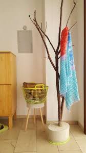 Insektenhotel aus baumstamm selber bauen. Baumgarderobe Baumgarderobe Diy Mit Ausfuhrlicher Anleitung Wie Du Dir Diesen Diy Kleiderstander Selber Machen Kannst T Diy Wardrobe Diy Clothes Rack Decor