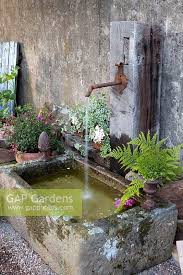 Rustikales Wasserspiel Gardenfountains Wasserspiel Garten Brunnen Garten Wasser Im Garten