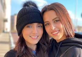 #tumblrstuff #mitàp #qualcuno si prenda la responsabilità. Ambra Angiolini La Figlia Jolanda A 17 Anni E La Sua Fotocopia