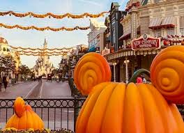 However, la toussaint, also known in english as all saints day, is a widely celebrated national holiday in france. 13 Tips To Celebrate Halloween In Paris