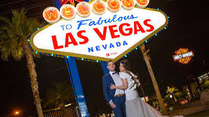 La plupart des mariages ont lieu durant les fins de semaine le nombre de mariages est généralement plus important durant les weekends et il est fort probable que. Se Marier A Las Vegas Formalites Mode D Emploi