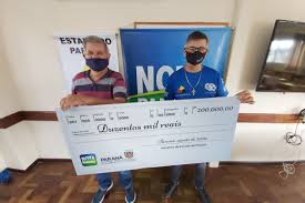 See more of nota paraná on facebook. Ponta Grossenses Recebem Premio De R 200 Mil Da Nota Parana D Ponta News Aqui A Noticia Nunca Para