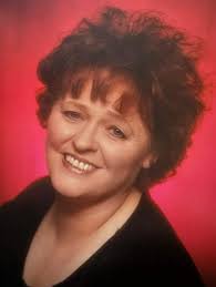 Dee Knutson's Instagram, Twitter & Facebook